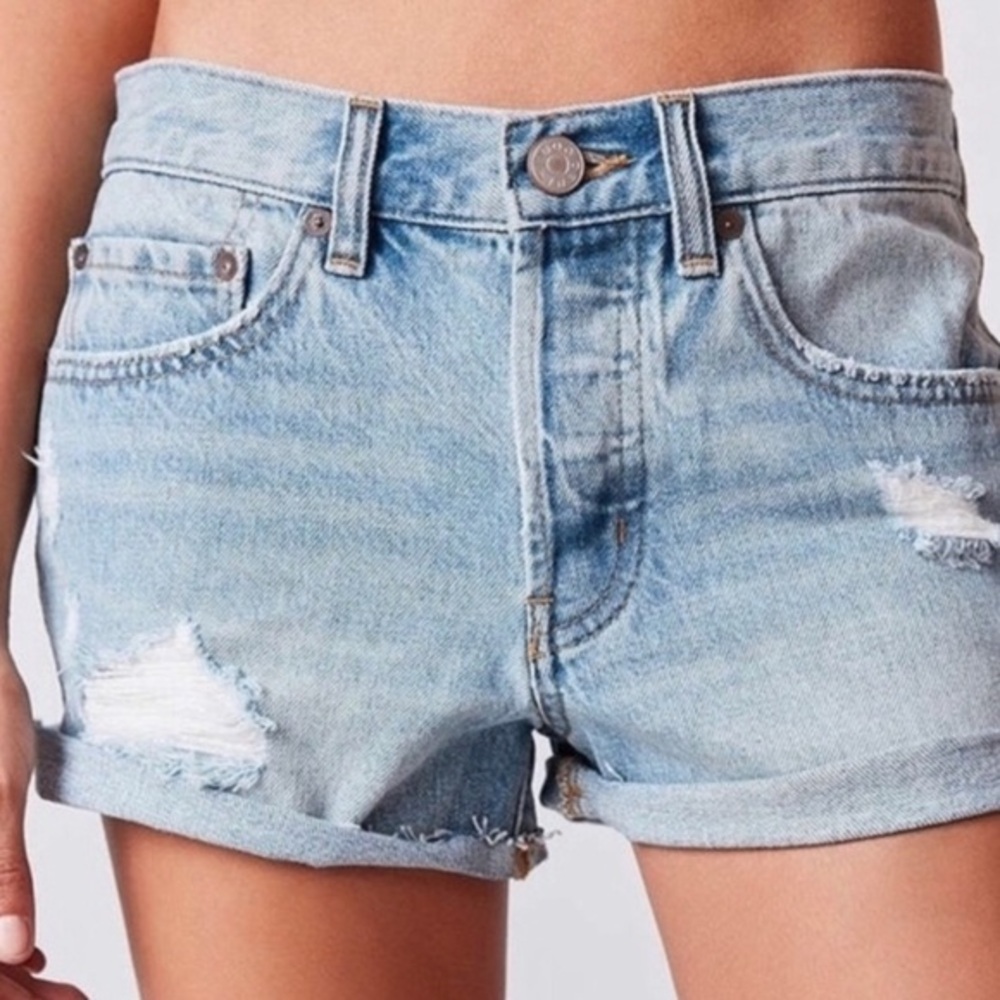 Urban‎ Outfitters BDG Montrose Button Fly Shorts Distressed Light Wash Size 27